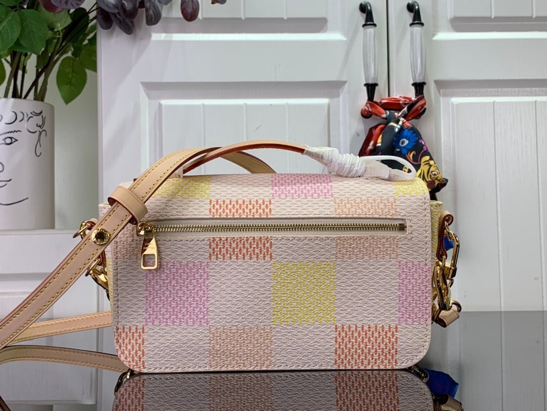 Louis Vuitton Pochette Métis East West - Image 8