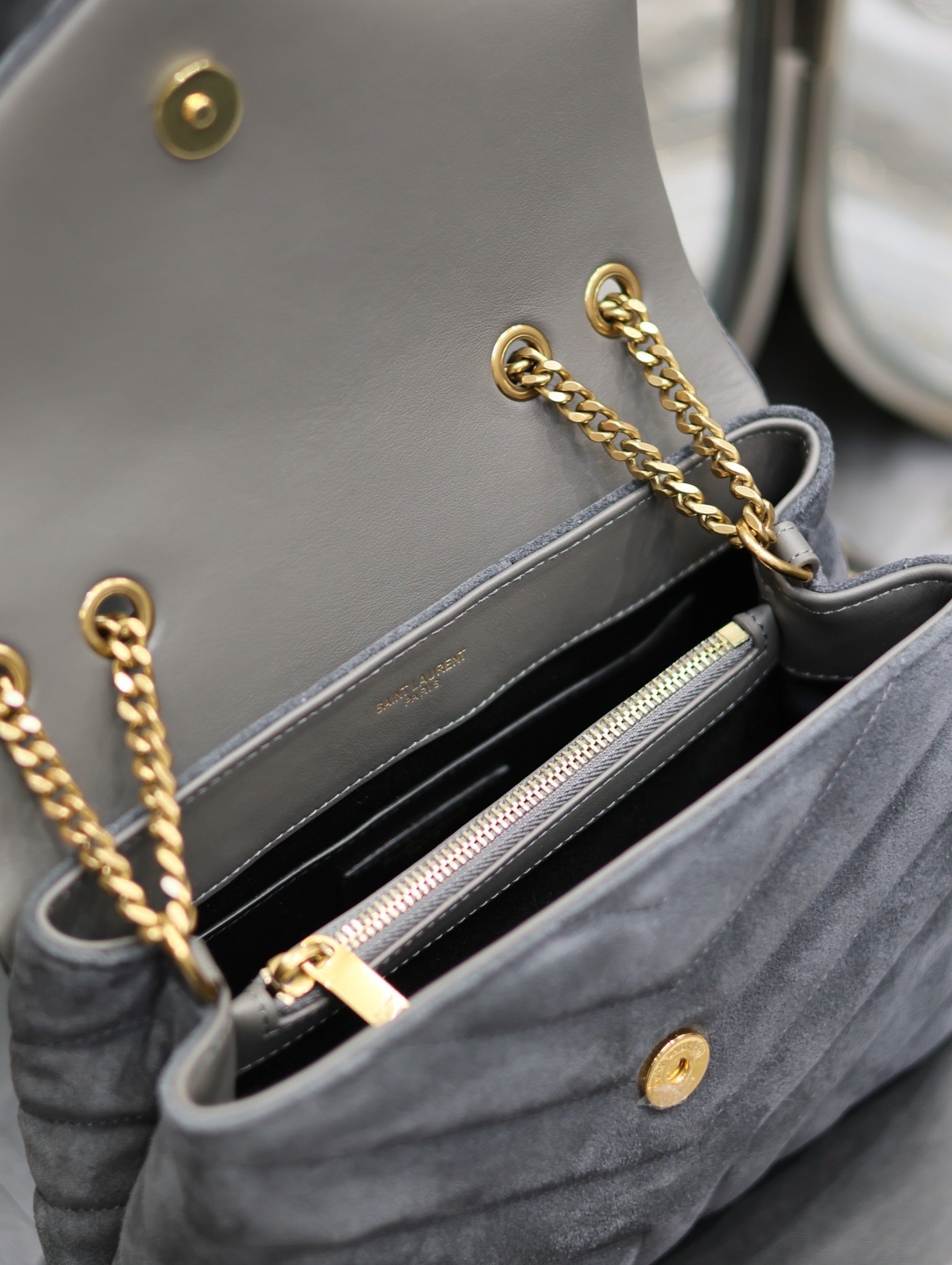 Saint Laurent Loulou quilted shoulder bag - Image 2