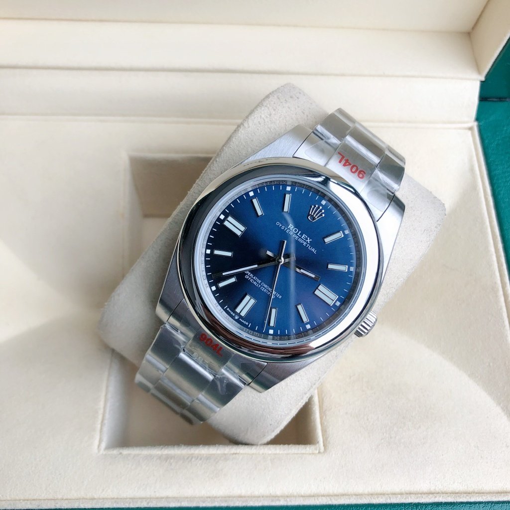 Rolex Oyster Perpetual 41 – Blue Dial - Image 3