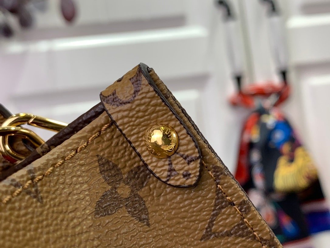 Louis Vuitton OnTheGo Nano - Image 7