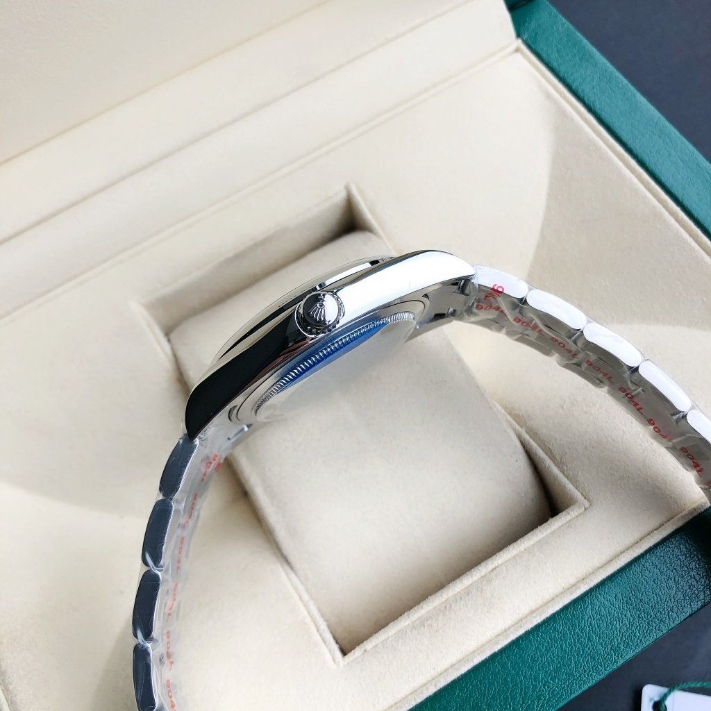 Rolex Oyster Perpetual 41 – Blue Dial - Image 6