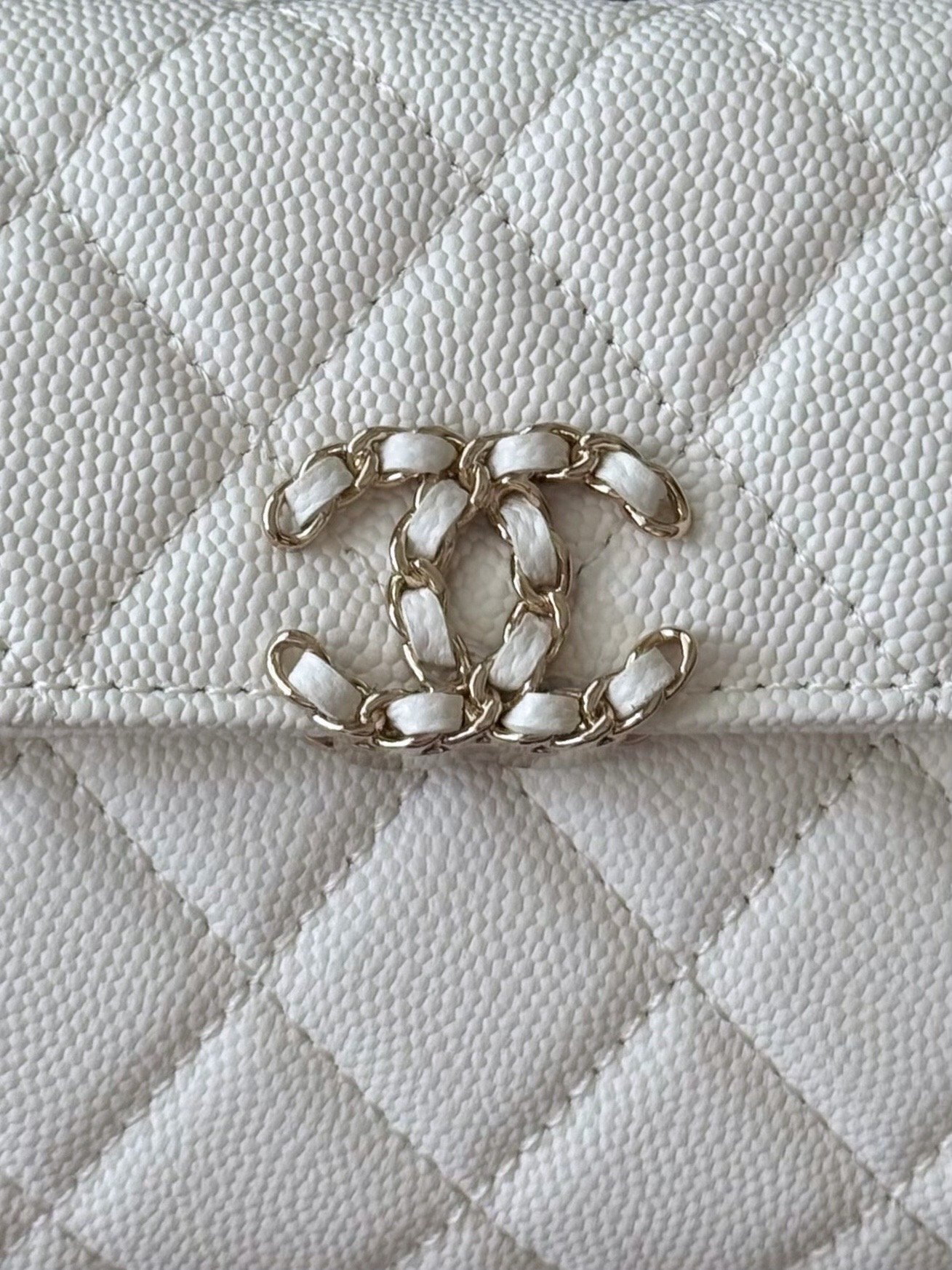 Chanel 25S Cross Handle Kelly Chain Bag – white