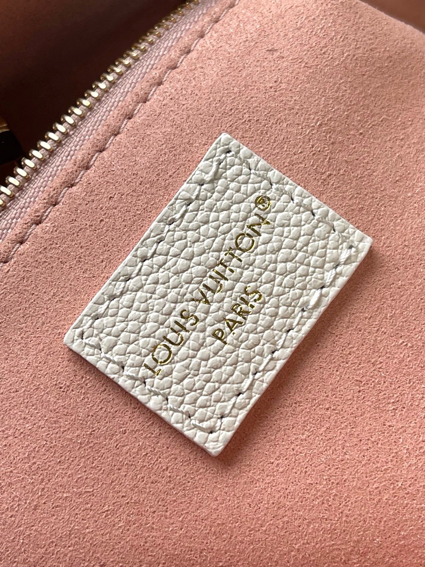 Louis Vuitton OnTheGo PM in Milky White and Peach Bicolor Monogram Empreinte leather - Image 9