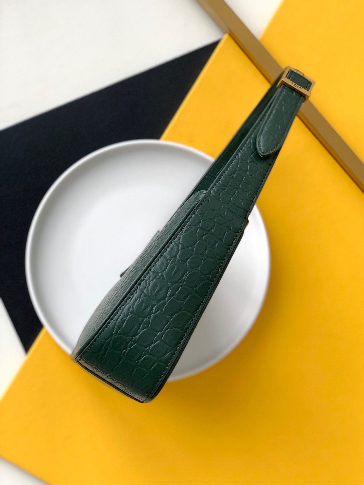 Saint Laurent Le 5 à 7 hobo bag in crocodile-embossed shiny leather. - Image 8