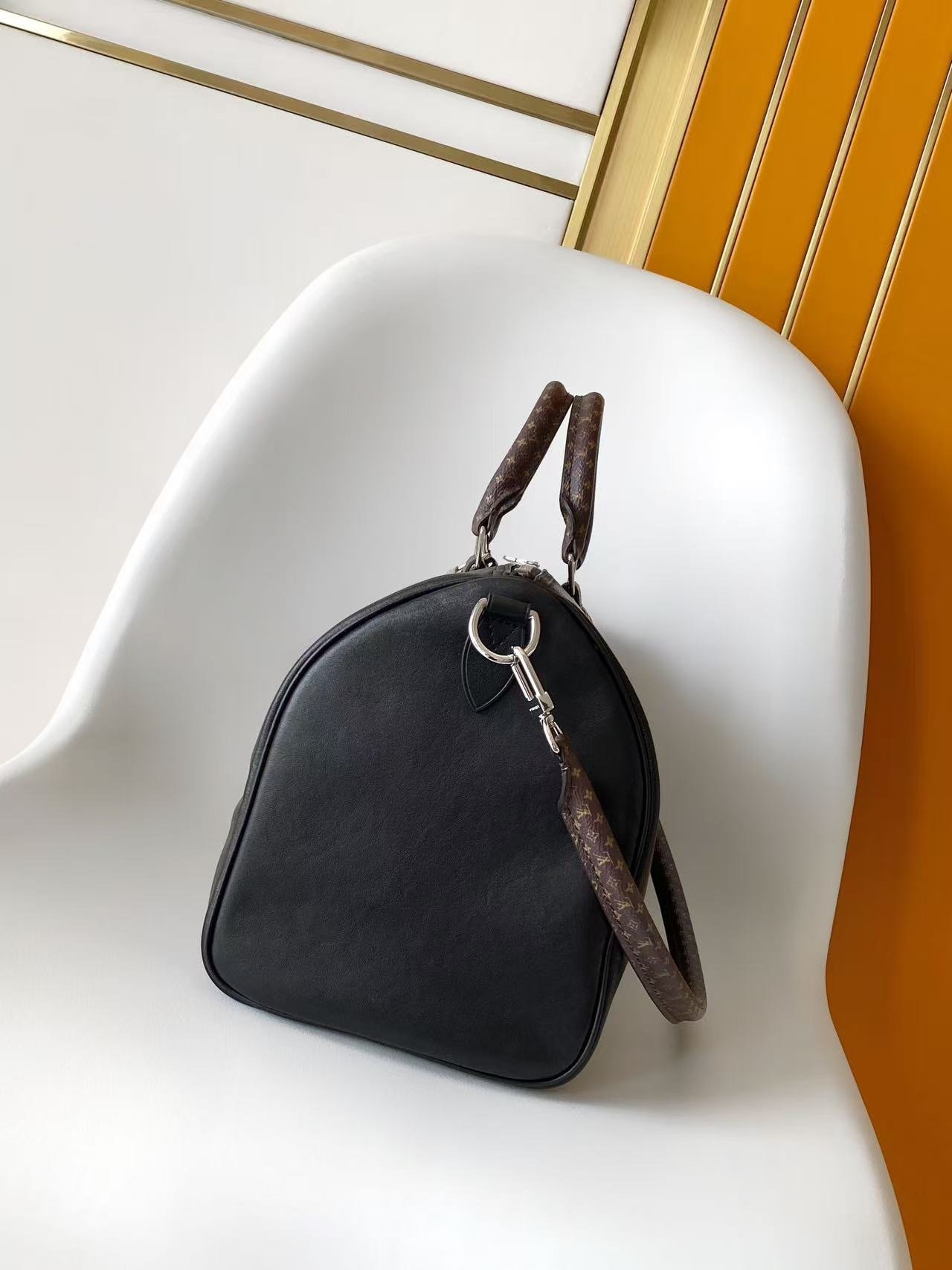 Louis Vuitton Speedy Soft 30 handbag in black cowhide leather with silver-toned hardware - Image 2