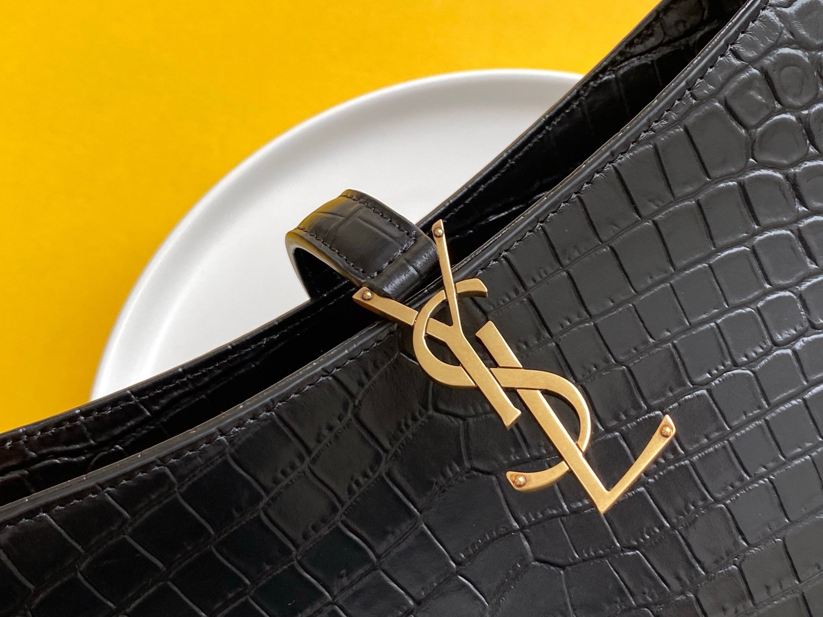Saint Laurent Le 5 à 7 hobo bag in crocodile-embossed shiny leather. - Image 7