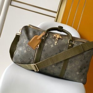 Louis Vuitton Keepall Bandoulière 50 in Khaki Green Monogram Surplus canvas.